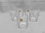 Jogo de 7 copos de whisky em cristal Francês quadrado com base pesada. Medindo 8cm x 8cm x 8,5cm de altura.