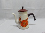 Bule de chá, café em metal esmaltado Mãe Ágata. Medindo 11cm de diâmetro x 20,5cm de altura.