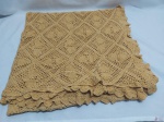 Toalha de mesa Retangular em  crochê. Peça em ótimo estado de conservação. Medindo:240 x 120 cm.         OBS: peças  pode conter  marcas de guardado.