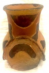 Vaso modelado em barro com pintura.                                                                                                   Altura 18 cm.  