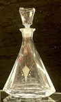 Belíssima licoreira em cristal europeu.                                                                                                            Medidas Altura 28 cm.