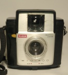 Antiga Câmera Fotográfica - Kodak Objetiva DAKON - RIO - 400 - Motor Disparando - Medida: 9 x 9 cm.