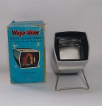 Antigo Projetor portátil de slides 35mm Marca: Waya View - Funcionamento: 2 pilhas pequenas - Na caixa original - Made in Hong Kong - Medida da caixa: 13 x 7,5 cm