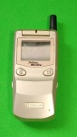 Antigo e pequeno aparelho celular EPSILON 2001 - Telefonica MoviStar - Não foi testado - Medida dele fechado: 11 cm de comp. Medida dele aberto: 16 cm de comp.