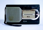 Antigo Rádio de Bolso AM-FM Receiver - Funcionando perfeitamente com duas pilhas pequenas - Possui entrada para fone de ouvidos - Medida: 10 x 6 cm.