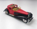 Carro de Fricção - Representando Calhambeque  - Modelo SS 5712 - Estrutura em metal, rodas de borracha, detalhes em plástico rígido - Medida: 13 cm de comp.