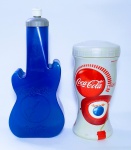 ROCK IN RIO - Dois itens promocional da coca cola e do bob's - Garrafa em forma de guitarra - Copo grande - Medida maior: 26 cm x 11,5 x 6.