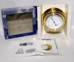 Higrômetro Náutico Analógico - Para monitorar a umidade do ar - Marca TFA - Germany - Estrutura em latão polido - Sem uso, na caixa original com manual de instruções - Linha náutica - Medida do instrumento: 14 cm de diâmetro x 5,5 cm de altura - Medida da caixa: 18 x 16 x 6,5 cm.