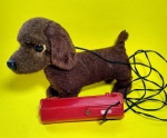 Antigo Brinquedo - Cachorrinho De Pelúcia com Controle Remoto - Medida do Cachorro: 27 cm de  comprimento. Precisa de reparo pois não está funcionando. Vendido no estado. Conforme fotos.