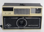 Antiga câmera fotográfica - AUTOSTAR X-126 da Agfa - Mecanismo Funcionando porém não foi testada - Medida: 10,5 x 6,5 x 5,5 cm.