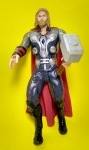 Boneco Thor articulado + Martelo Thor - Marvel 2012 - Marca: Hasbro - Funciona com 2 pilhas AAA - Emite Som. Porém não foi testado - Lindo boneco - Medida do boneco: 25,5 cm de altura.