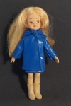 Antiga e Rara Bonequinha Corpinho todo em vinil, roupinha com trajes de chuva: Capa azul , botinha e calcinha - Anos: 60/70  Procedência não identificada - Vendida no estado Conforme Fotos - Medida: 19 x 10 cm.