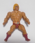 Antigo boneco HE MAN -  Estrela S.A -  Membros articulados - Plástico Rígidos - Medida: 14 x 10 cm. Obs: Mãos e pés possuem perdas. Vendido no estado - Conforme fotos.