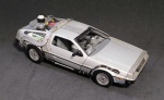 Miniatura Delorean - De Volta Para O Futuro - Universal Studios - Scale 1/24 - WELLY - Nº 2441- Portas se abrem para cima - Medida: 17,5 x 8 x 8 cm. Obs: Possui a perda de 1 retrovisor e Parabrisa - Vendido no Estado. Conforme fotos.