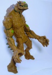 Grande Boneco Elementor Terra - Mattel - Vilão Max Steel - Todo articulado - Funcionamento: Baterias - Não foi testado - Vendido no estado -Medida: 30 cm de altura.