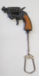 Raro Chaveiro Miniatura Formato de Revolver - Marca Victory - Espoleta - funcionando - Importado - Medida: 6 cm de comprimento.