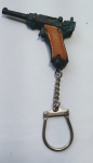 Raro Chaveiro Miniatura Formato de Pistola Beretta- Marca Victory - Espoleta - funcionando - Importado - Medida: 6 cm de comprimento.