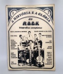Antigo e Raro livro - A História e A Glória do Rock - Biografia Completa - 2ª Edição - Editora Maracatu - por: Diter Stein - Anos 70 - Livro ricamente ilustrado - Medida: 17 x 10 x 2,5 cm. Peso: 860 gramas.OBS: Na capa e na parte interna possui alguns furos, ocasionado por praga, e possui pequeno trauma na primeira folha. CONFORME FOTOS.