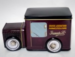 Linda lata vazia da marca Granado, no formato de Carro Vintage - Inspirado no carro de entrega do Grande Laboratório Pharmaceutico a Vapor Granado - Medida: 18 x 10 x 8,5 cm.