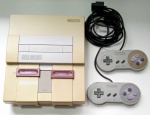 Video game Super Nintendo - SUPER SET - Playtronic - Caixa original tendo perdas, conforme as fotos - Acompanha 2 controles + console - Não testado - Medida da caixa: 52 x 31 x 9 cm.
