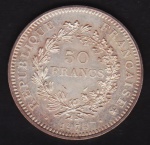 França 1975 - Moeda de prata no valor de 50 Francos, grande formato, em estado flor de cunho e fechada em SLAB especial!