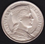 Letônia 1931 - Moeda de prata em grande formato no valor de 5 Lati em estado flor de cunho! Moeda fechada em SLAB protetor!