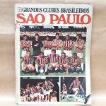 Revista - Grandes clubes brasileiros SÃO PAULO. N2 de 1971. Em bom estado de conservação conforme fotos, possui marcas do tempo.