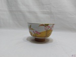 Lindo bowl em cerâmica oriental vitrificada com pintura à mão e friso ouro. Medindo 12cm de diâmetro x 8,5cm de altura.