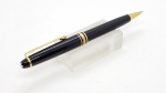 Lapiseira Montblanc, modelo Classic, usa grafite 0.7mm . Produzida na Alemanha, cor preta com detalhes metálicos folheados em ouro. Sem uso.