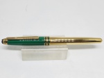 Montblanc Rollerball Classic Solitaire Vermeill Nikolai !!! Este modelo em vermeill ( prata folheada em ouro ) , foi produzido exclusivamente entre 1992 e 1998, que foi o último ano de acabamento em vermeill. A caneta está em excelente estado, com alguns sinais de uso.
