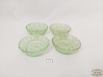 Jogo de 4 Cumbucas em Vidro Moldado Verde. Medida: 3 cm x 10 cm