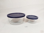 2 Potes Redondos em Vidro Pyrex com Tampa Azul. Medida: 6 cm x 12,5 cm diametro e 8 cm x 18 cm
