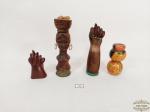 Lote Decorativo 4 objetos decorativos em madeira sendo 1 figa , 2 abridores e 1 boneca Oriental. Medida: 14,5 altura e menor 7,5 cm altura