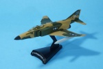Coleção Aviões Militares - F4 Phantom II, modelo de metal em escala 1:145. Bom detalhamento, no blister original.