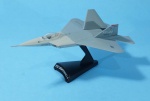 Coleção Aviões Militares - F22 Lightning II, modelo de metal em escala 13 cm N/I. Bom detalhamento, no blister original.