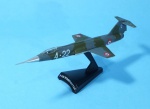 Coleção Aviões Militares - F-104 Starfighter, modelo de metal em escala 1:102. Bom detalhamento, no blister original.