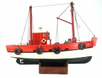 Antiga miniatura artesanal de Barco Pesqueiro em madeira policromada em branco, vermelho e preto, muito bem detalhada. Inscrição Paraty-RJ, Brasil. 34 cm.