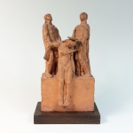 Ottone Zorlini (1891-1967). Cena Bíblica. Escultura em terracota com base em madeira. Assinada e datada 19-3-63. Com a base 35 x 21 x 12 cm e sem a base 32 x   17 x 11 cm.  