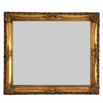 Espelho com moldura dourada. 74 x 64 cm