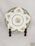 Prato  medalhao Decorativo em Porcelana  Inglesa Decorado Flores Borda Azul. Medida: 25,5 cm diametro