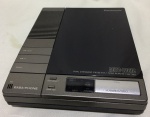 Belo aparelho secretária eletrônica - marca Pana Sonic - Kx-T 1455 - Auto Logic - aparelho em bom estado, com acessórios ligando, porém não testado com fita VHS - item com origem no Japão - acompanha manual - 110 Volts. Medida total com caixa: 6,5 cm alt  x 24,5 cm larg x 27 cm comp. Caixa no estado.