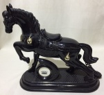 Lindo aparelho telefônico - marca GSS KXT-623 - na figura de cavalo - parte do dorso sai e funciona como fone - o animal ( de encaixe ) sai da base - objeto em plástico duro - no estado e não testado devido a falta de cabo. Mede 37 cm alt x 11 cm larg x 28 cm comp.