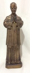 Escultura sacra em bronze, imagem de sacerdote  na figura de padre ,objeto oco ,imagem e artista não identificados, peso 3.560 kg. mede 31,5 cm de alt x 7 cm larg. x 10,5 cm comp.