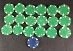 LOTE DE FICHAS DE POKER. MEDEM: 0,3mm espessura x 4cm circunferência. 18 (dezoito) fichas da cor verde e 1 (uma) ficha na cor azul. TOTAL de FICHAS: 19 Unidades.