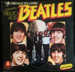 Antigo LP Duplo - Circulo do Livro - Tributo aos Beatles 1979 - item no estado - não testado. Mede: 31cm altura x 31cm largura.