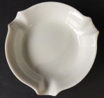 Antigo CINZEIRO em porcelana - marca Pedro II - MEDE: 2,5cm altura X 9,5cm diâmetro. No estado.