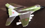 Miniatura Maisto - MIG 29 - falta um trem de pouso (dianteiro). Camuflagem nas cores: cinza e verde. Item no estado. MEDE: 3cm altura x 8,5cm largura x 12,5cm comprimento.