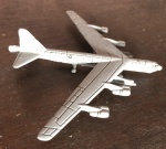 Miniatura Maisto - Avião B-52 H - em metal - cor: cinza claro. Item no estado. MEDE: 2,5cm altura x 9,5cm largura x 11,5cm comprimento.