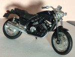 Miniatura Maisto - Motocicleta- Cor: Preta -Marca: Yamaha V Max - item em bom estado.