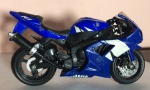 Miniatura Maisto - Motocicleta - Cor: Azul - Marca: Yamaha YZF RI - Item no estado.